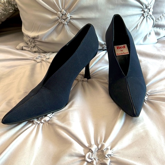 RED by RAMON TENZA Navy Blue Heels, STUNNING! Size 7.5 - Picture 12 of 12